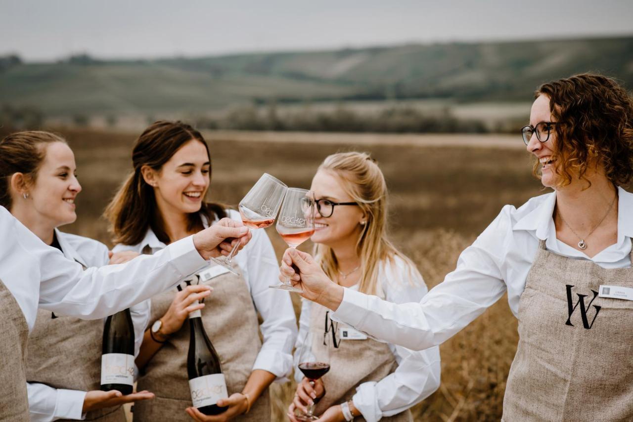 Weinzuhause Hotel-Restaurant-Vinothek Mommenheim Zewnętrze zdjęcie