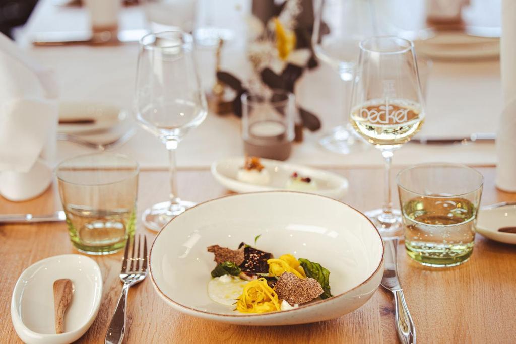 Weinzuhause Hotel-Restaurant-Vinothek Mommenheim Zewnętrze zdjęcie