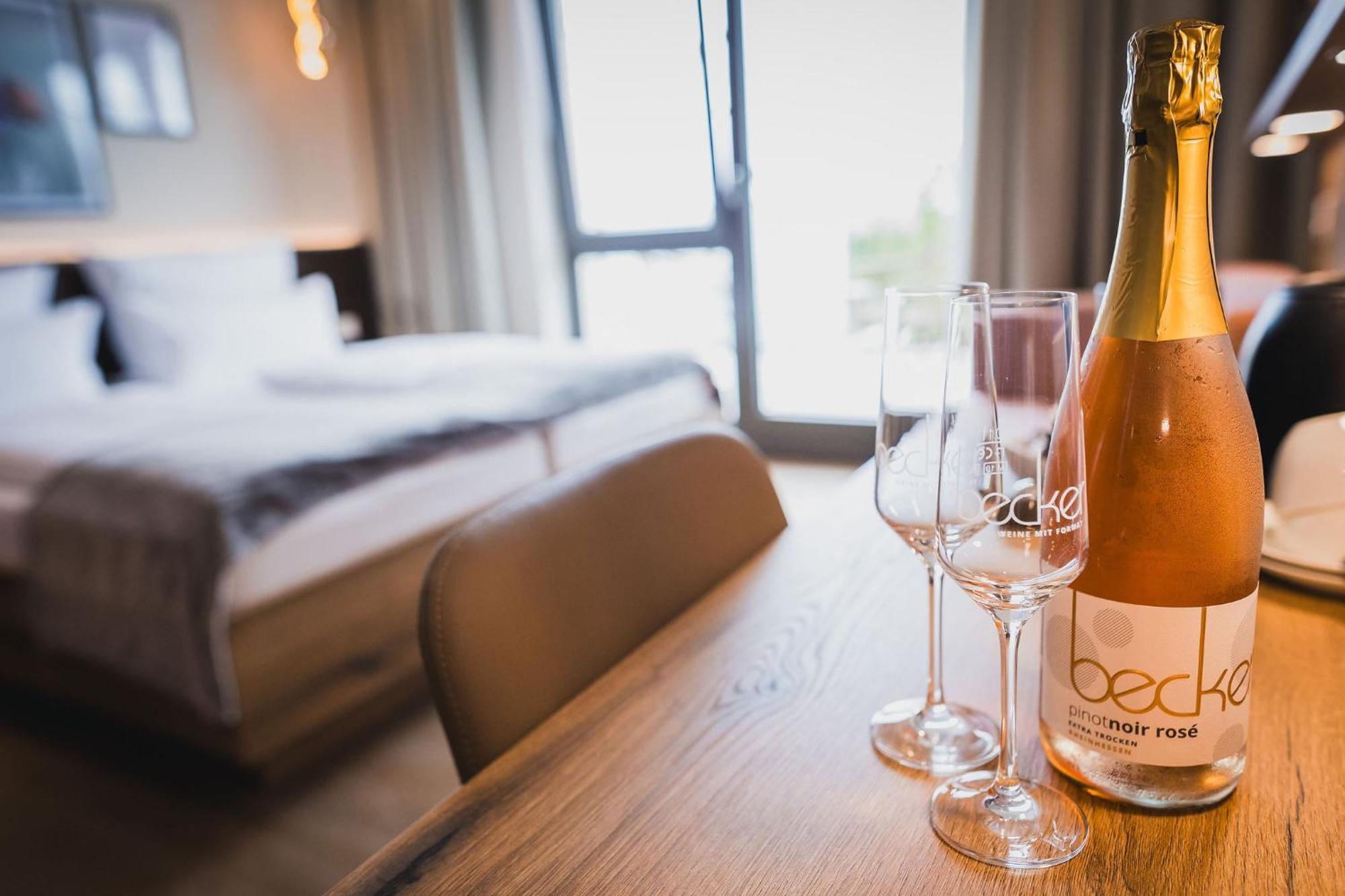 Weinzuhause Hotel-Restaurant-Vinothek Mommenheim Zewnętrze zdjęcie